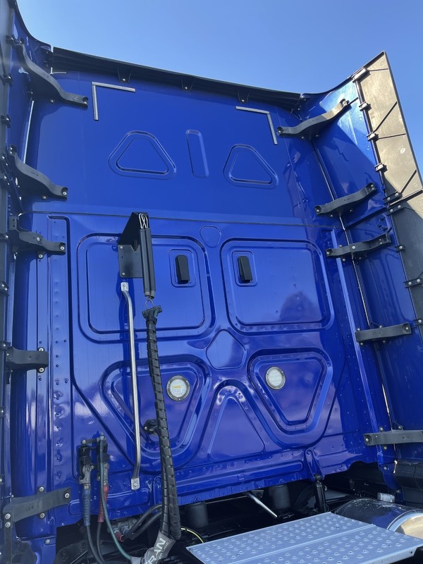 FREIGHTLINER CASCADIA 126SLP 2020