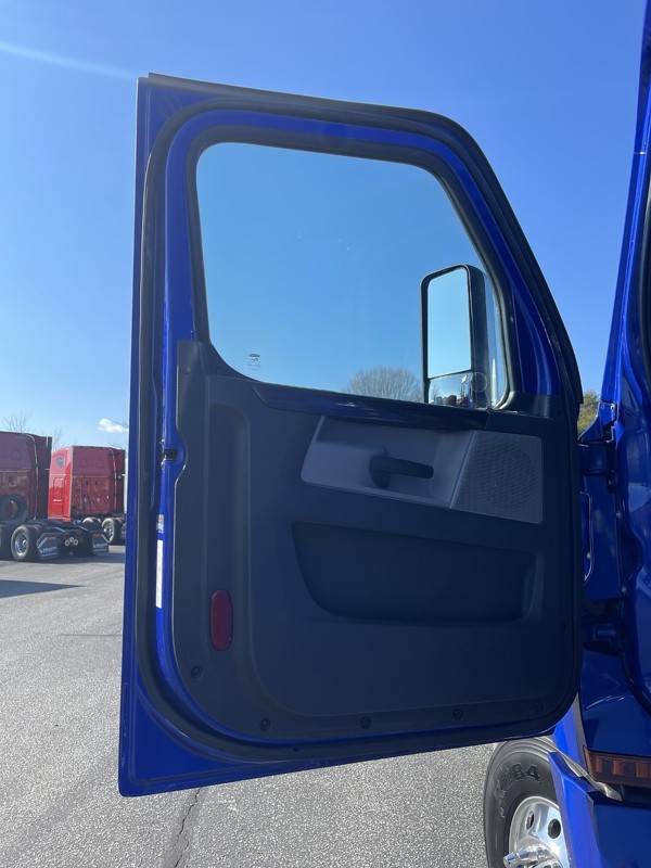 FREIGHTLINER CASCADIA 126SLP 2020