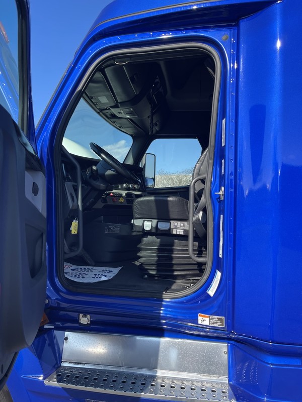 FREIGHTLINER CASCADIA 126SLP 2020