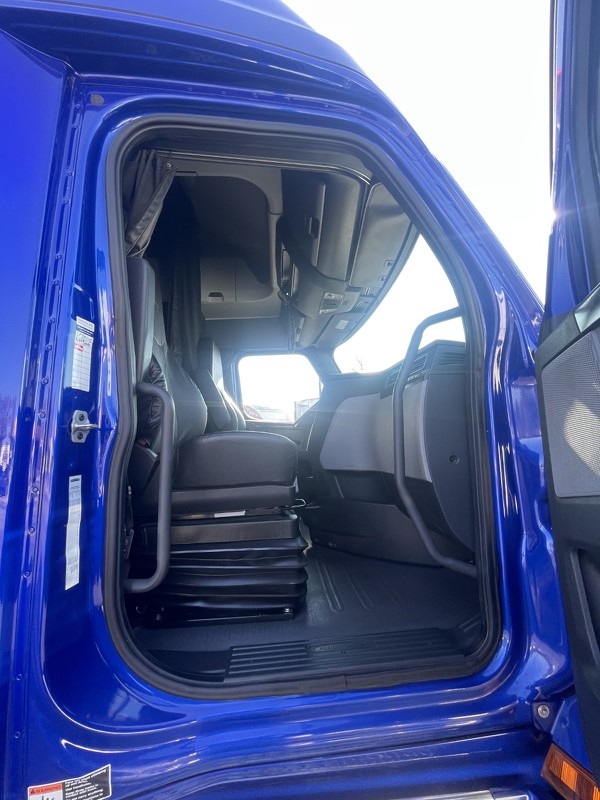 FREIGHTLINER CASCADIA 126SLP 2020