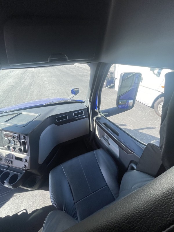 FREIGHTLINER CASCADIA 126SLP 2020