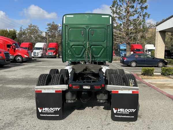 FREIGHTLINER CASCADIA 126SLP 2021
