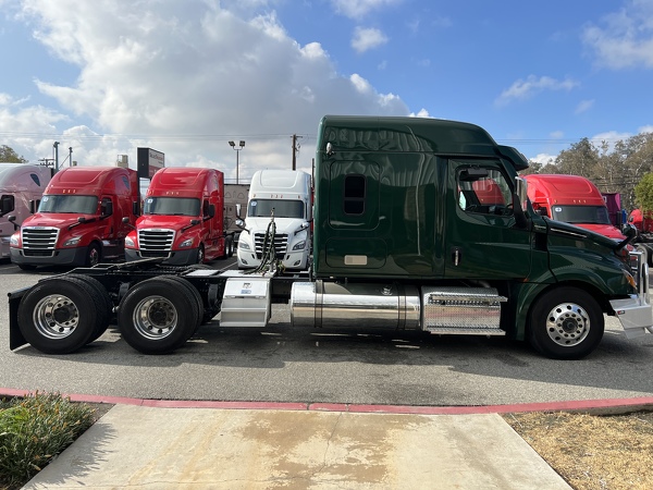 FREIGHTLINER CASCADIA 126SLP 2021