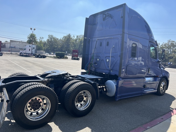 FREIGHTLINER CASCADIA 126SLP 2020