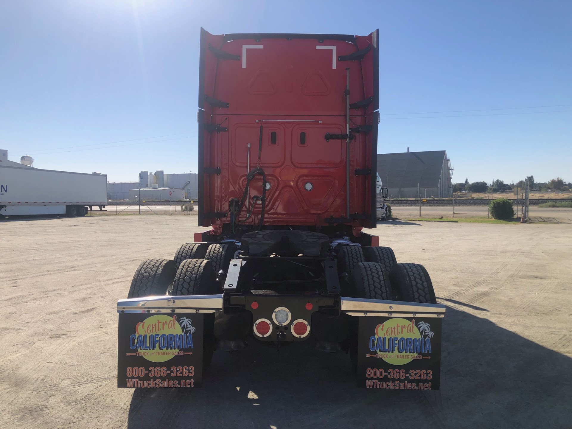 2022 FREIGHTLINER CASCADIA 126SLP - image 3