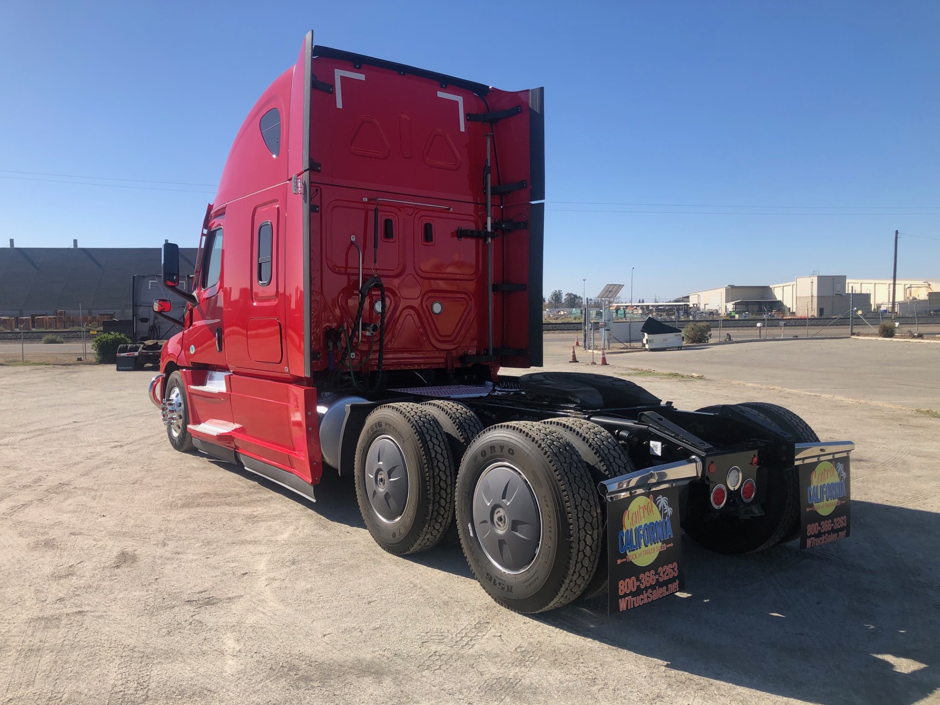 2022 FREIGHTLINER CASCADIA 126SLP - image 4