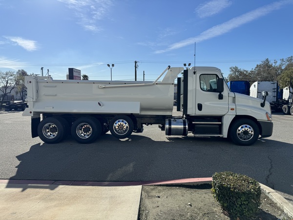 FREIGHTLINER CASCADIA 125DC 2016