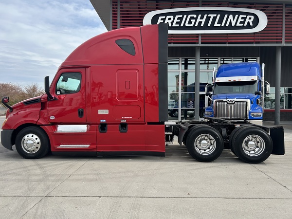 FREIGHTLINER CASCADIA 126SLP 2021