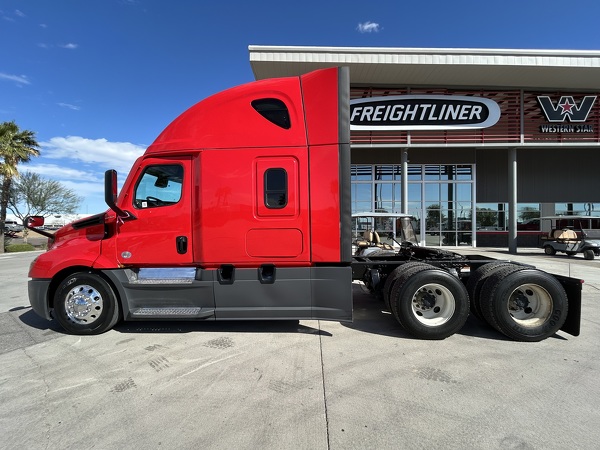 FREIGHTLINER CASCADIA 126SLP 2022