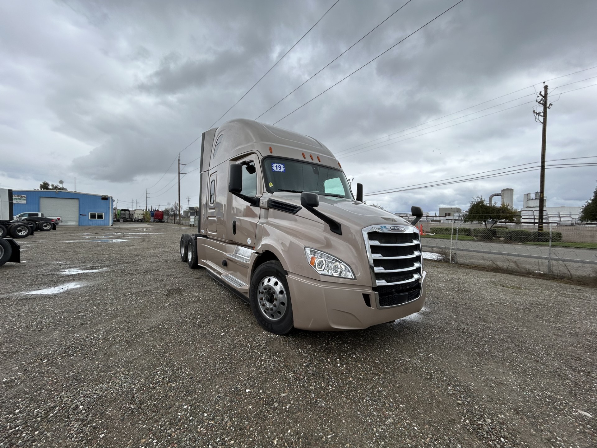 2019 FREIGHTLINER CASCADIA 126SLP - image 3