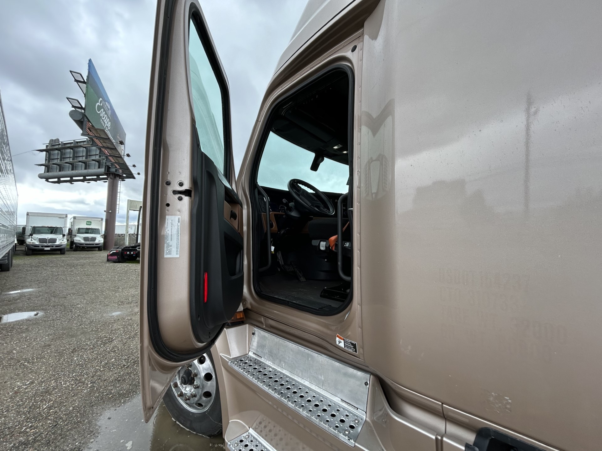 2019 FREIGHTLINER CASCADIA 126SLP - image 9