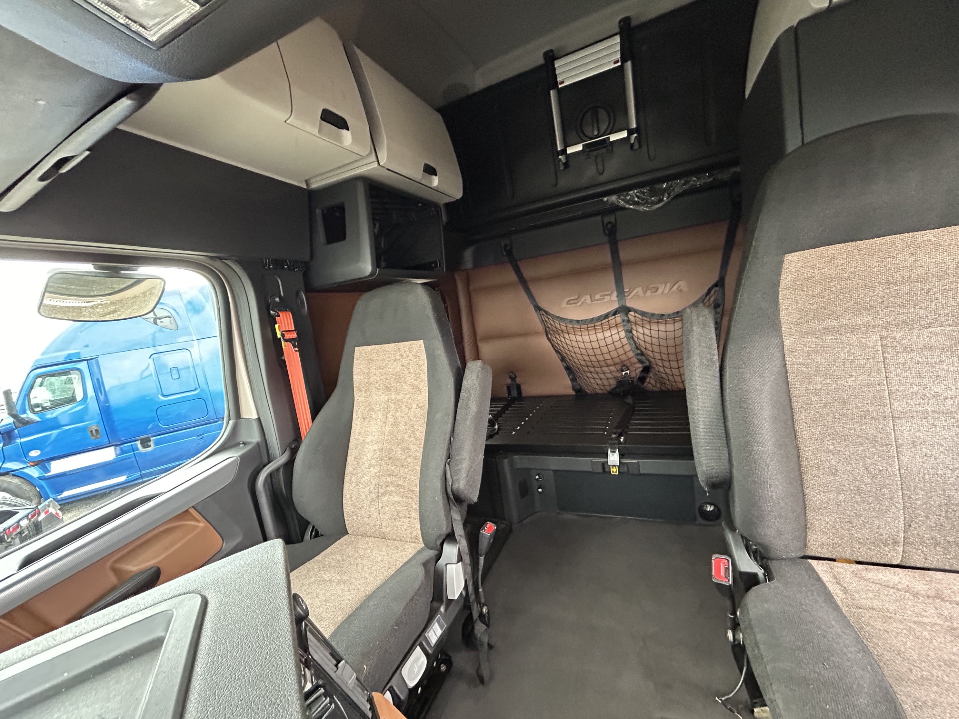 2019 FREIGHTLINER CASCADIA 126SLP - image 12