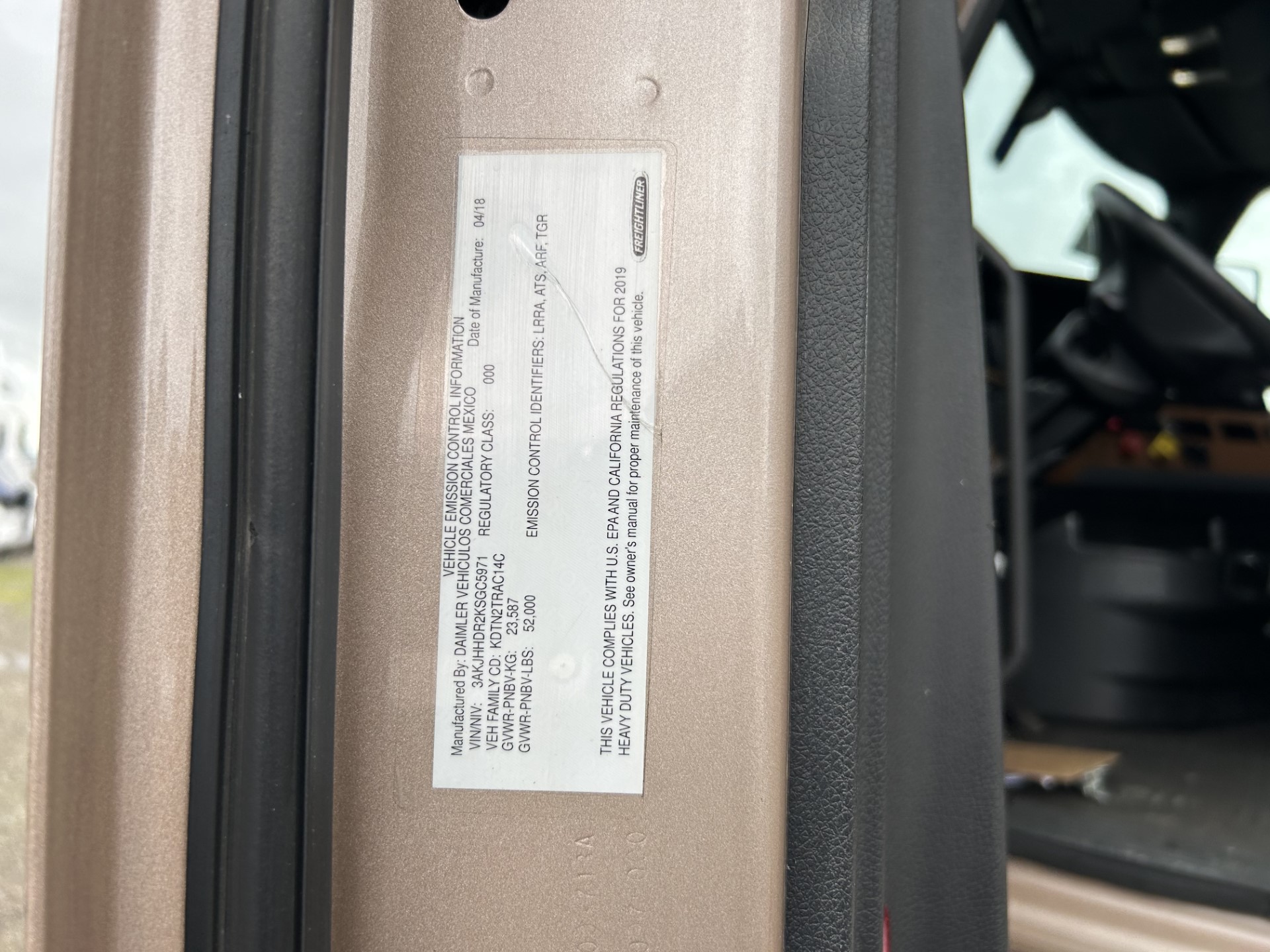 2019 FREIGHTLINER CASCADIA 126SLP - image 18