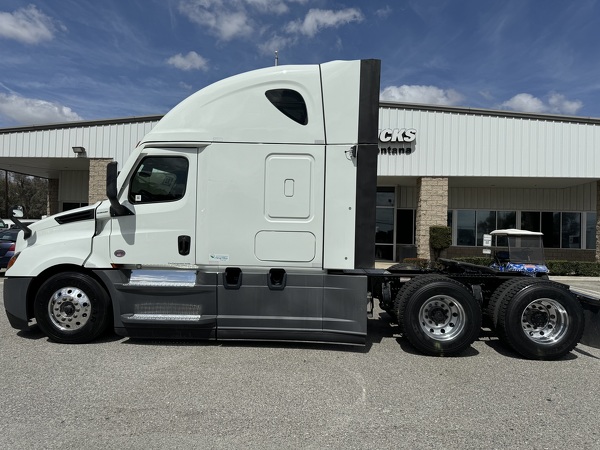 FREIGHTLINER CASCADIA 126SLP 2022