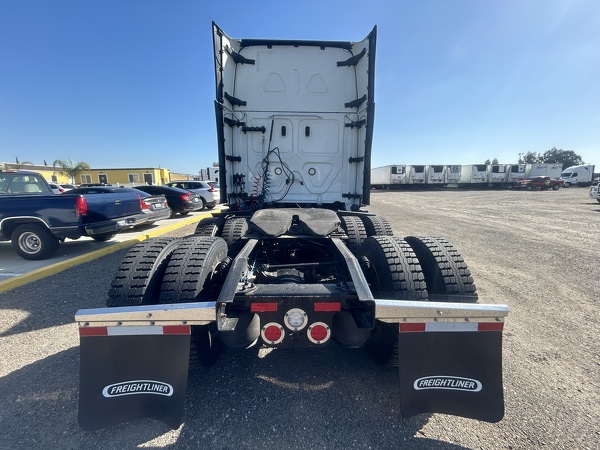 FREIGHTLINER CASCADIA 126SLP 2022