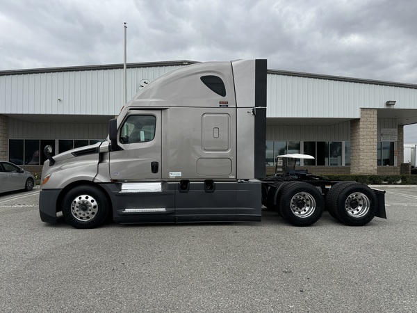 FREIGHTLINER CASCADIA 126SLP 2023