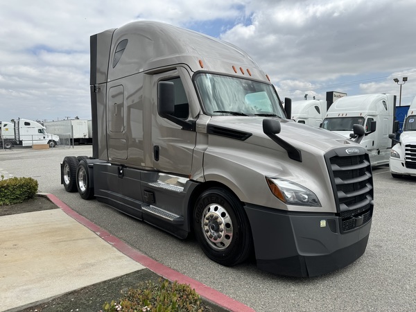 FREIGHTLINER CASCADIA 126SLP 2023