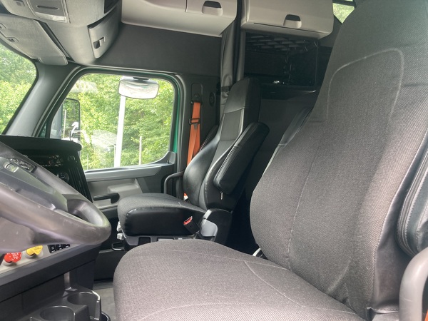 FREIGHTLINER CASCADIA 126SLP 2021