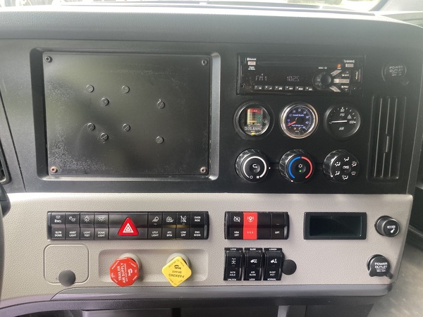 FREIGHTLINER CASCADIA 126SLP 2021