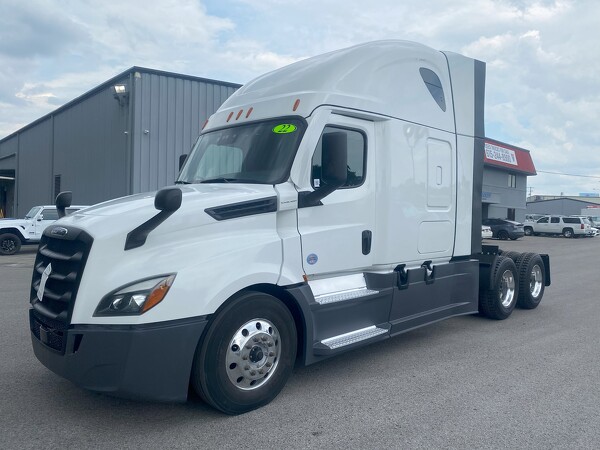 FREIGHTLINER CASCADIA 126SLP 