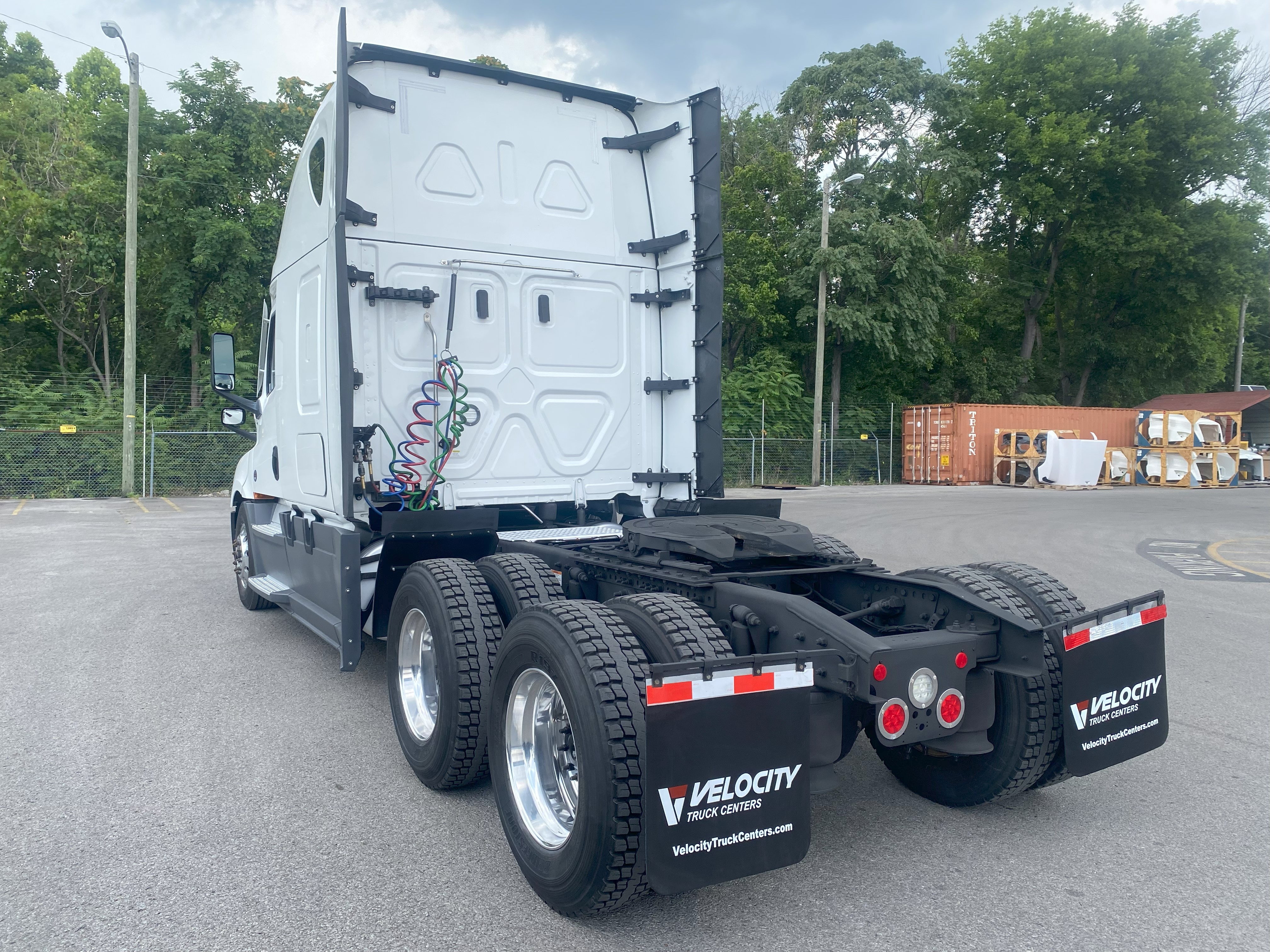 2022 FREIGHTLINER CASCADIA 126SLP - image 3