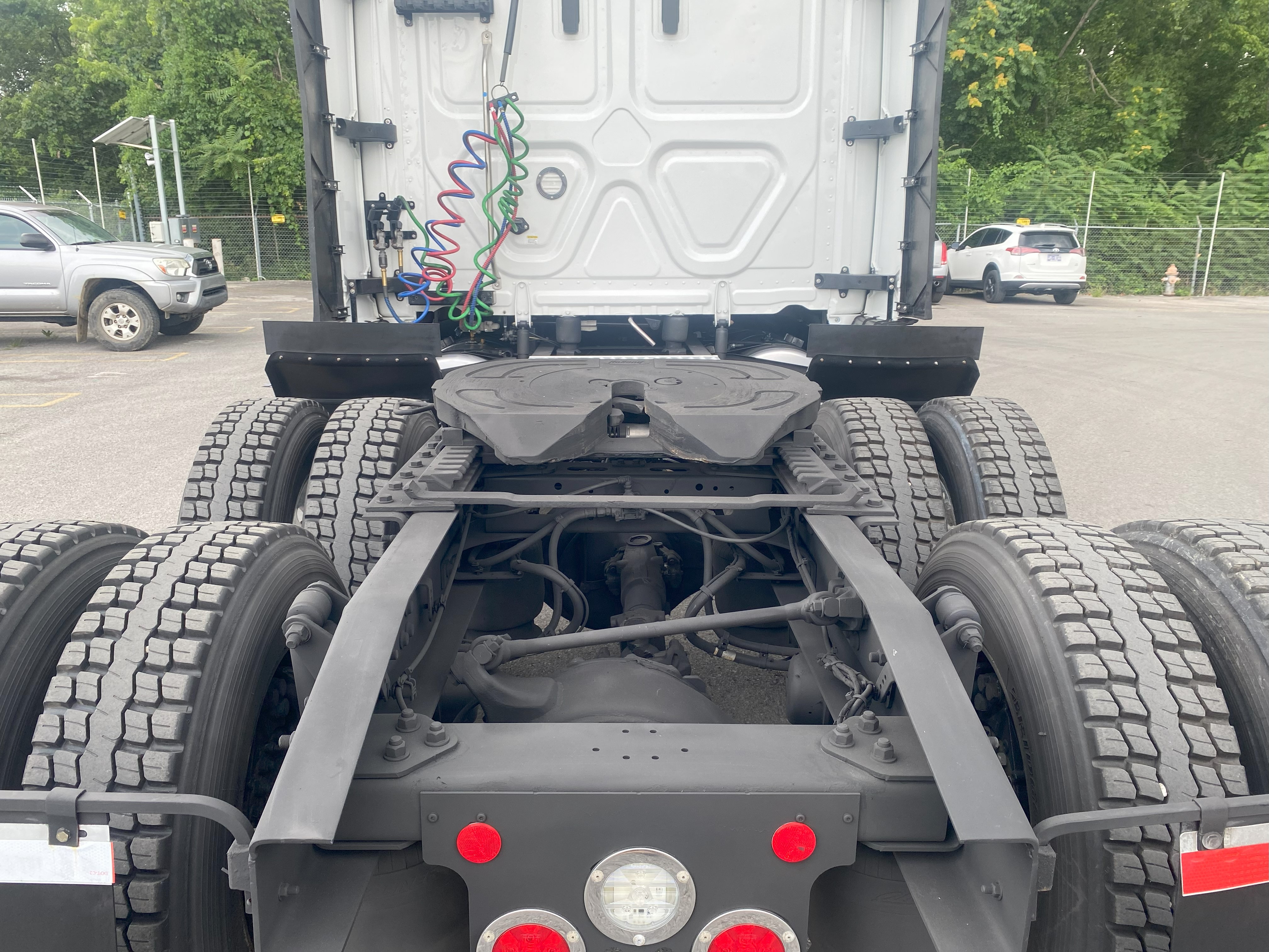 2022 FREIGHTLINER CASCADIA 126SLP - image 4