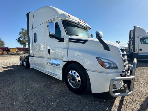 FREIGHTLINER CASCADIA 126SLP 2022