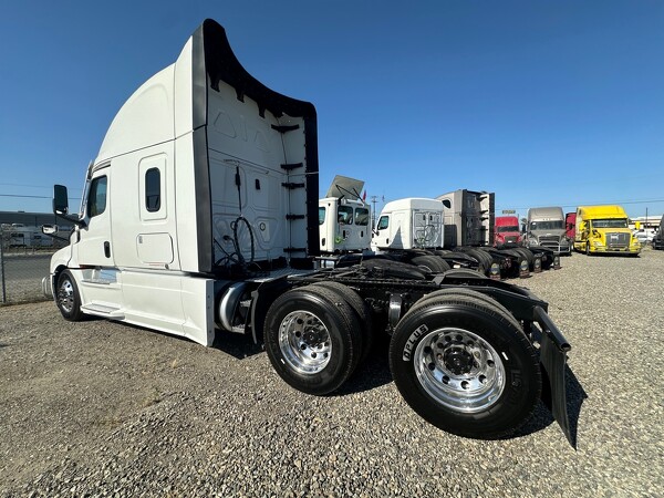 FREIGHTLINER CASCADIA 126SLP 2022