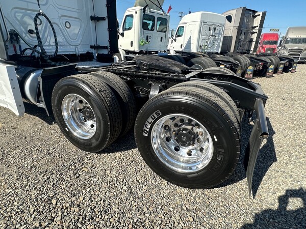 FREIGHTLINER CASCADIA 126SLP 2022