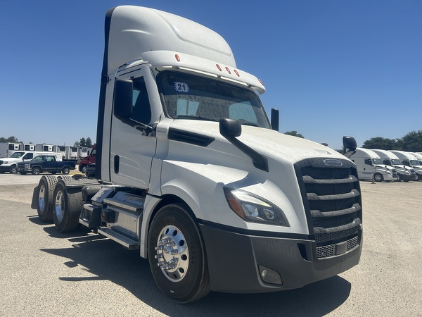 FREIGHTLINER CASCADIA 126DC 2021