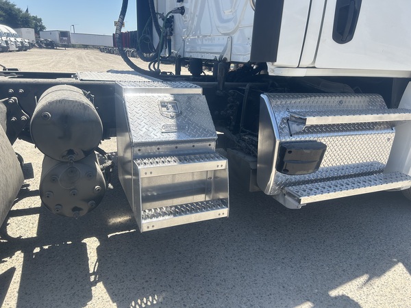 FREIGHTLINER CASCADIA 126DC 2021