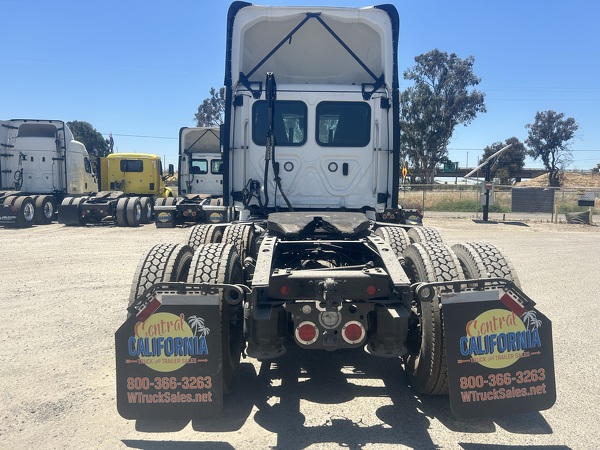 FREIGHTLINER CASCADIA 126DC 2021