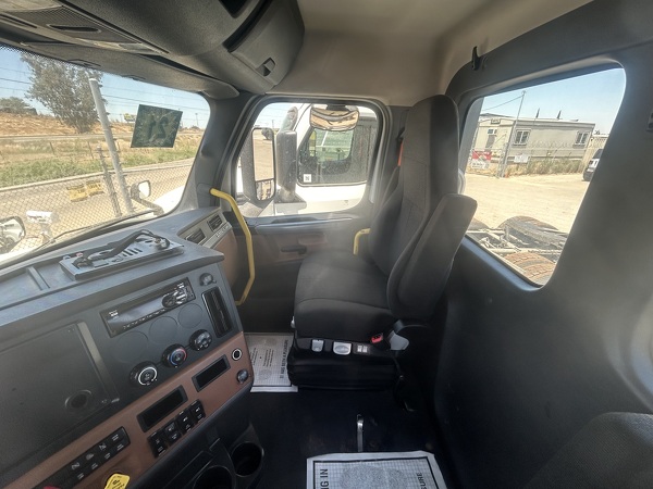 FREIGHTLINER CASCADIA 126DC 2021
