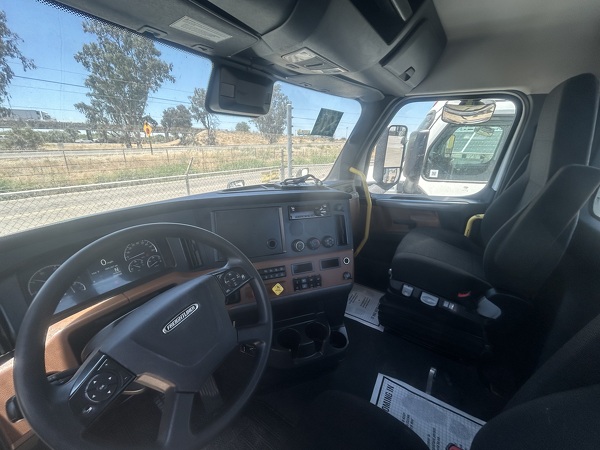FREIGHTLINER CASCADIA 126DC 2021