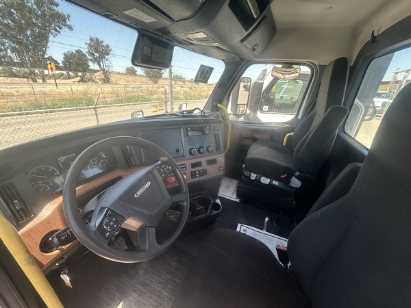 FREIGHTLINER CASCADIA 126DC 2021