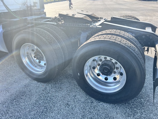 FREIGHTLINER CASCADIA 126DC 2019