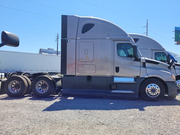 FREIGHTLINER CASCADIA 126SLP 2023