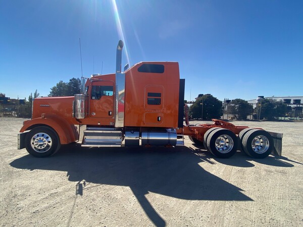 KENWORTH W900 2022