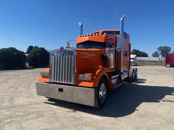 KENWORTH W900 