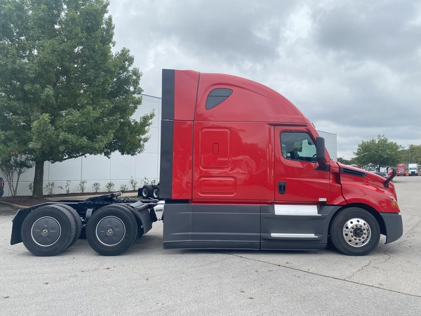 FREIGHTLINER CASCADIA 126SLP 2021