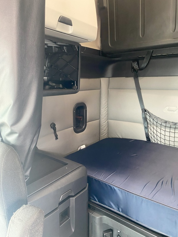 FREIGHTLINER CASCADIA 126SLP 2021