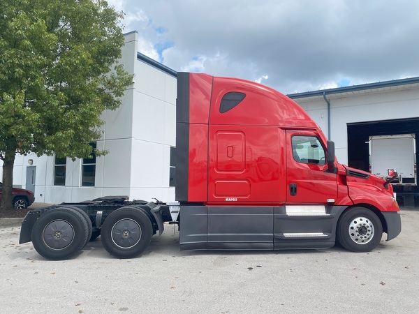 FREIGHTLINER CASCADIA 126SLP 2021