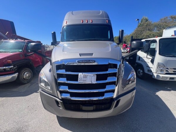 FREIGHTLINER CASCADIA 126SLP 2020