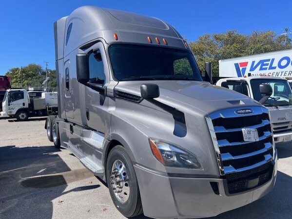FREIGHTLINER CASCADIA 126SLP 2020