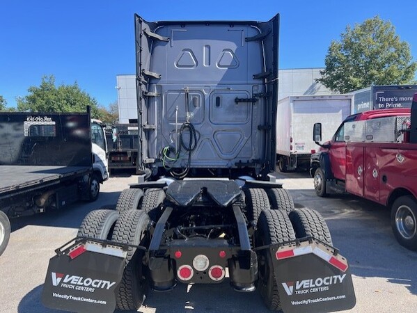 FREIGHTLINER CASCADIA 126SLP 2020