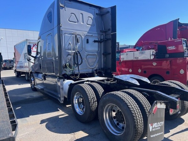 FREIGHTLINER CASCADIA 126SLP 2020