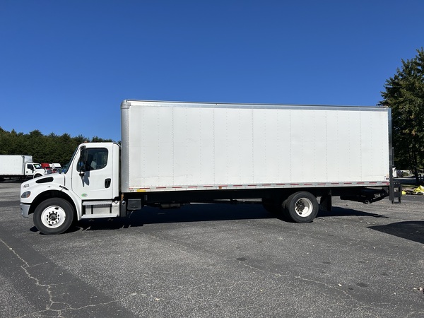 FREIGHTLINER M2 26K Box Truck 2022