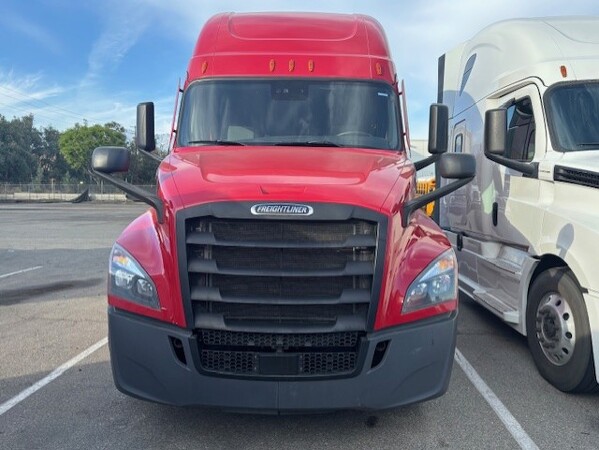 FREIGHTLINER CASCADIA 126SLP 