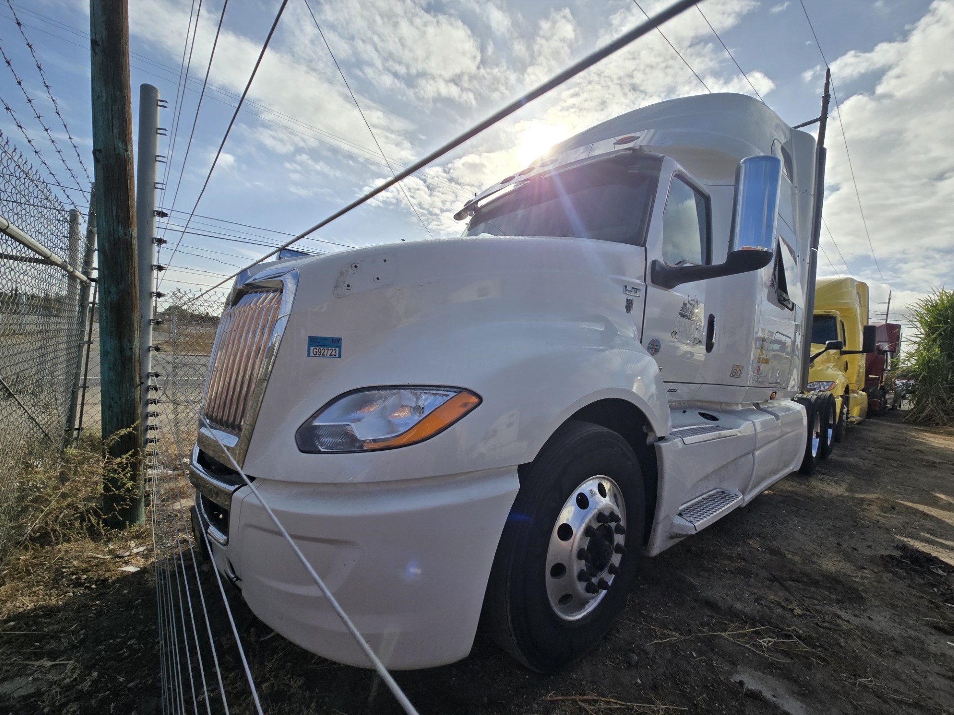 2022 INTERNATIONAL LT SLP - image 1