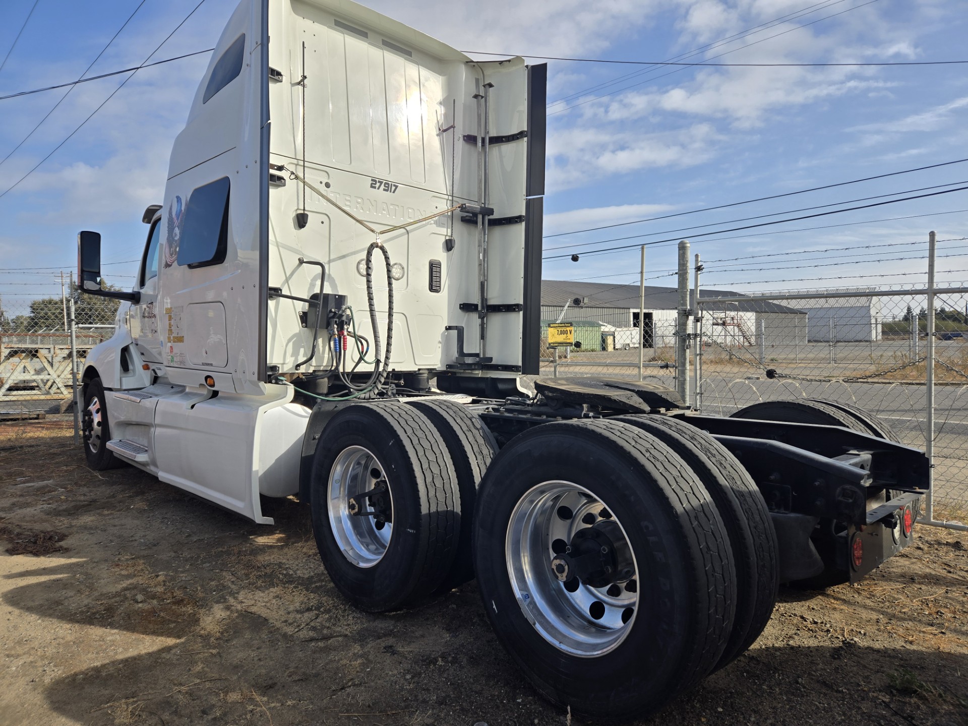 2022 INTERNATIONAL LT SLP - image 3